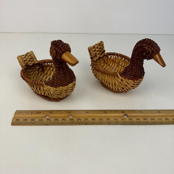 2 Small Vtg Tan Wicker Rattan Woven Ducks Geese Goose Tabletop Decor Planter - Picture 1 of 13